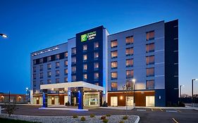 Holiday Inn Express & Suites Windsor East - Lakeshore By Ihg